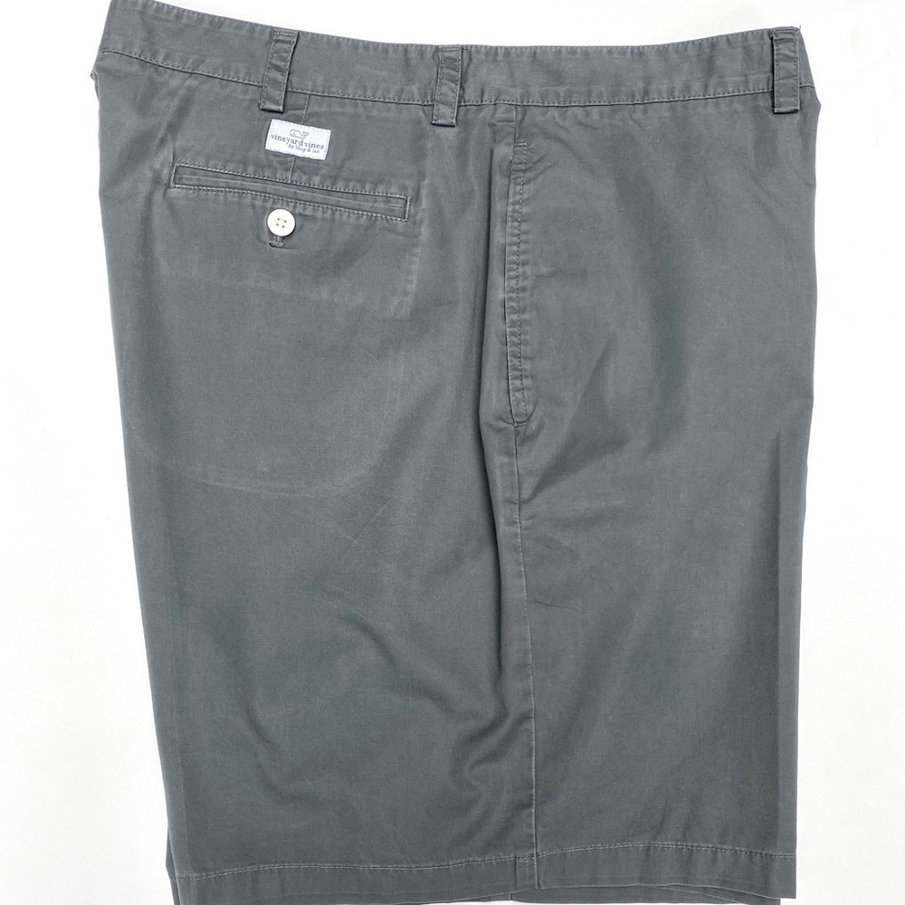 Vineyard Vines “Club Short” 7”